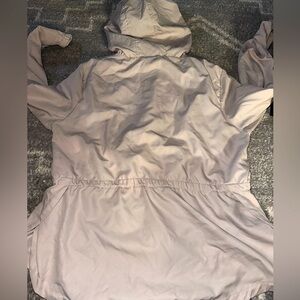 Women’s sz xl AVALANCHE anorak rain jacket in tan